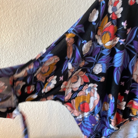 Free people, flowered shirt, with bowtie sleeves - Picture 7 of 8